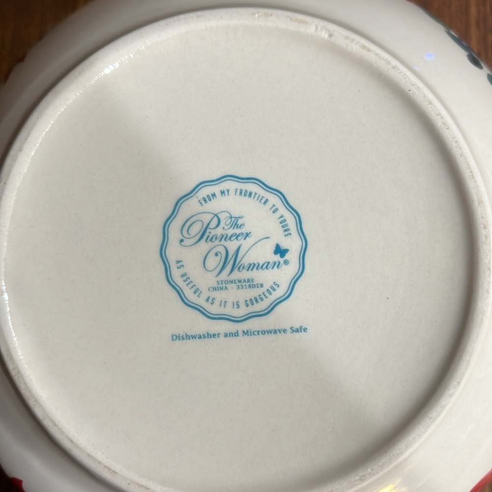Pioneer woman mixing bowl - Picture 7 of 8